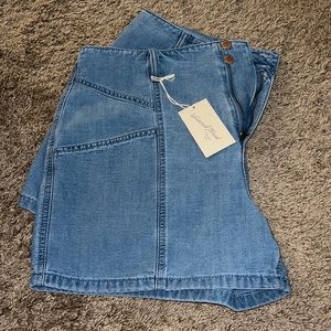 NWT Universal Threads Jean Shorts